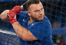 Blue Jays place Alejandro Kirk on 10-day IL with thumb fracture