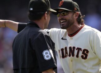 Tony Vitello nets first MLB ejection as Giants fall to 3-7